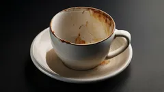 Billigt och effektivt: vad ska man hälla i muggen för att få bort intorkade kaffeavlagringar i ett svep?