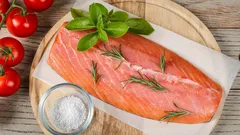 Bättre än butiksköpt: så här saltar du röd fisk så att den blir utsökt.